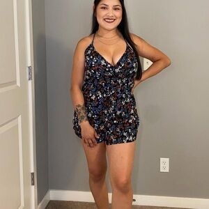 8 Birdies Floral Racerback Romper Size L